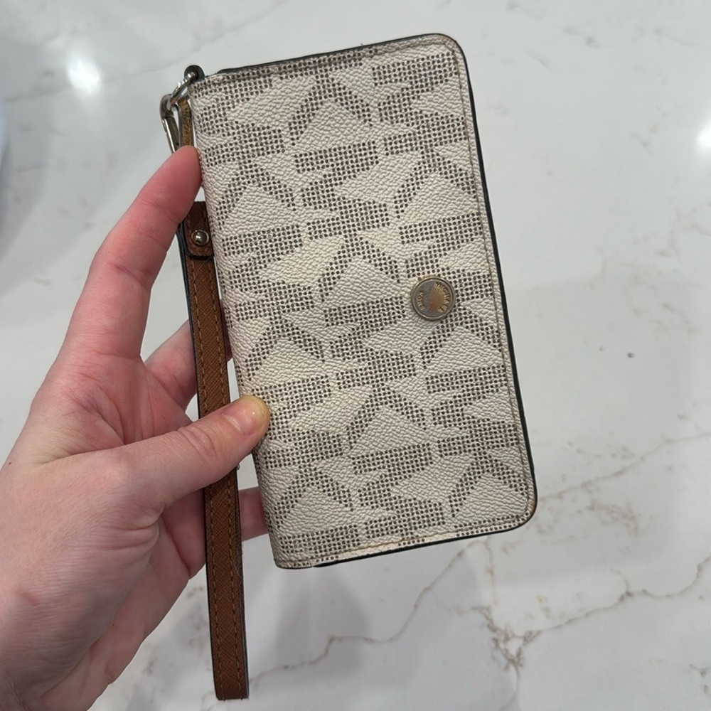 Michael Kors Wristlet